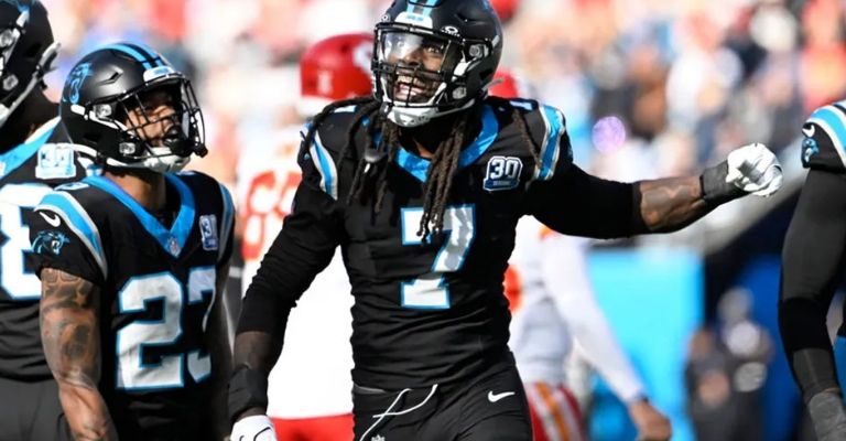 Clowney brilla ahora con los Panthers