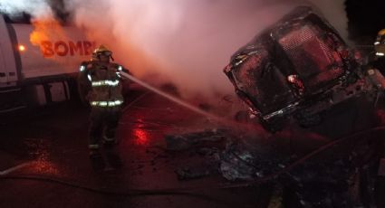 Incendio en Torreón destruye tres viviendas; los bomberos tardaron varias horas en apagarlo