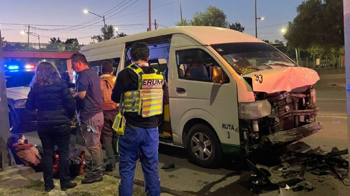 Fuerte accidente: Combi se impacta contra pipa de agua en la GAM y deja 10 heridos