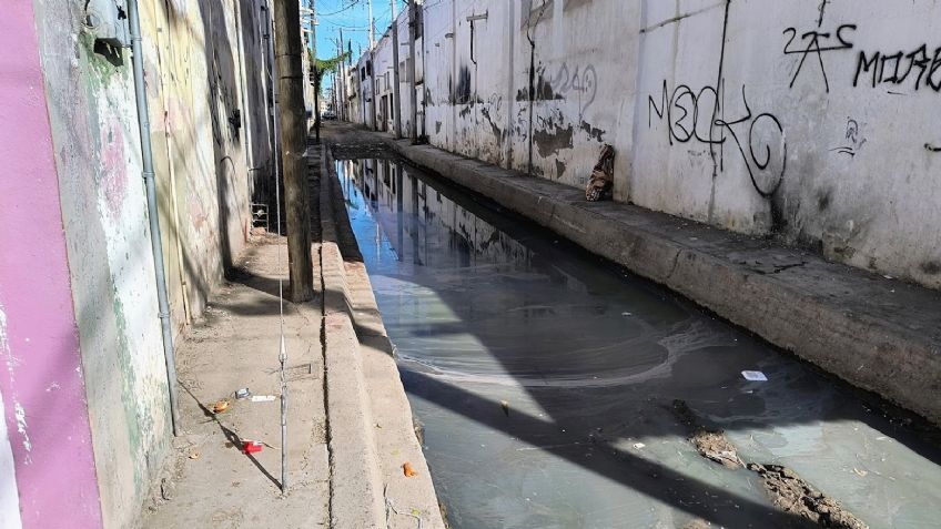Ciudad Obregón: Callejón República de Bolivia se encuentra lleno de aguas negras