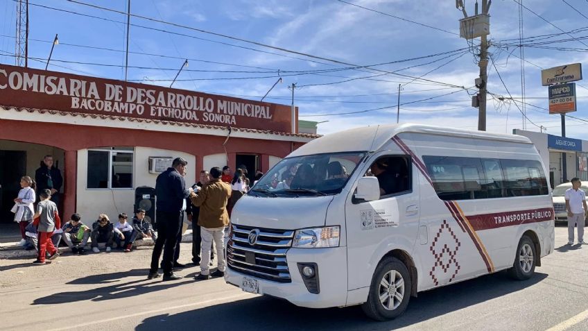 Estudiantes de Bacobampo reciben una unidad de transporte público