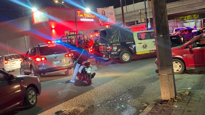 FOTOS: Sicarios en motocicleta ejecutan a hombre en la vía José López Portillo, Coacalco