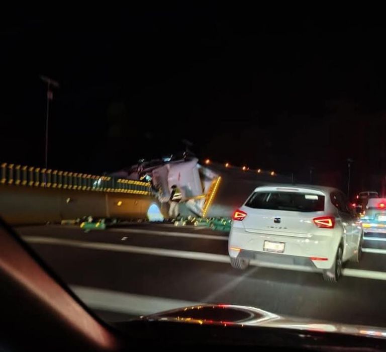 Volcadura en la México-Cuernavaca