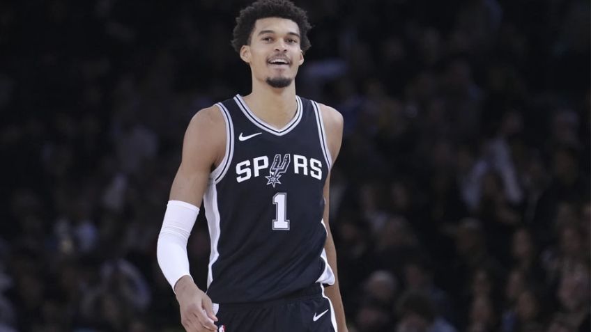 Bienvenido a casa, Wemby: La estrella de los Spurs tiene recibimiento de héroe en París