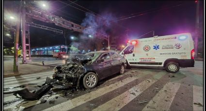 Fuerte accidente sobre Eduardo Molina deja un lesionado y un vehículo destrozado