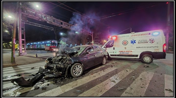 Fuerte accidente sobre Eduardo Molina deja un lesionado y un vehículo destrozado