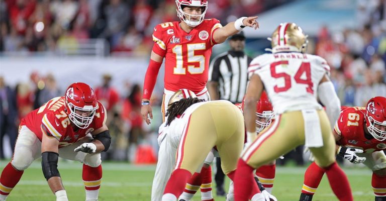 Mahomes encabezó una remontada ante los Niners