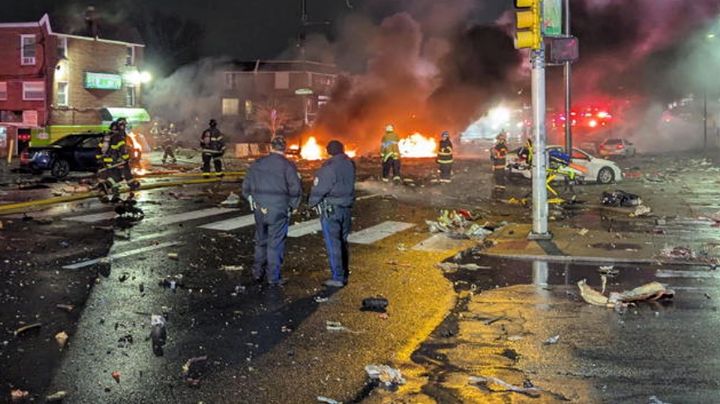 Otro accidente aéreo en Estados Undos: Se estrella avioneta médica en calles de Filadelfia