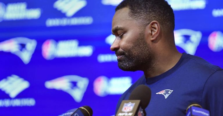 Mayo tuvo un debut y despedida con los Patrios