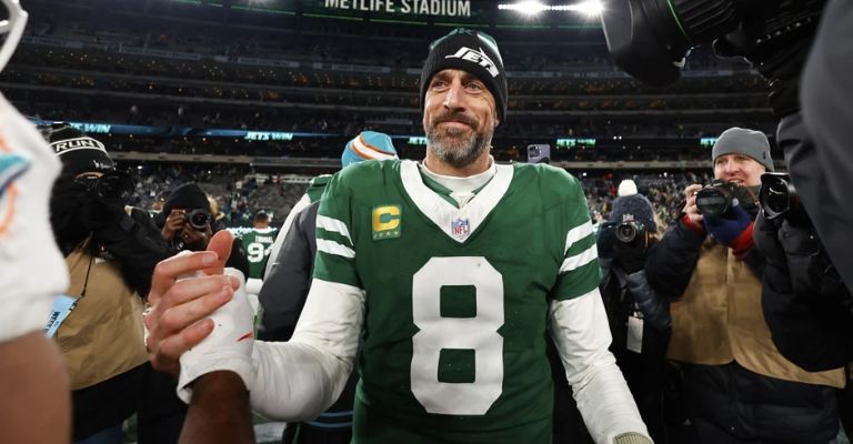 Rodgers no decide aún sobre su futuro