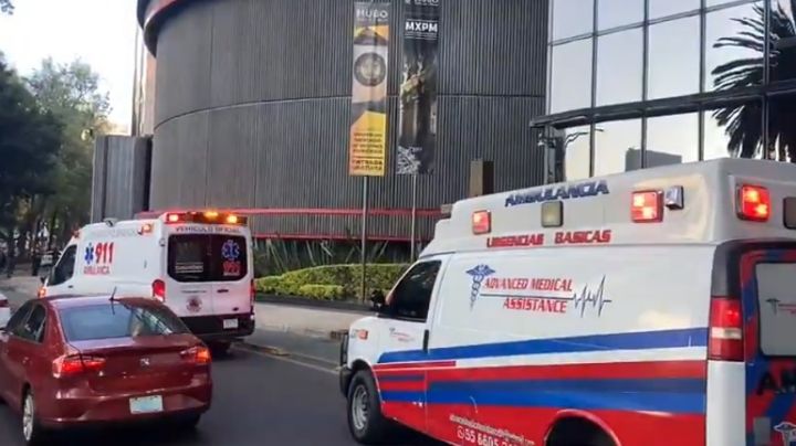 VIDEO: Hombre cae de la cúpula de la Bolsa Mexicana de Valores; limpiaba los vidrios