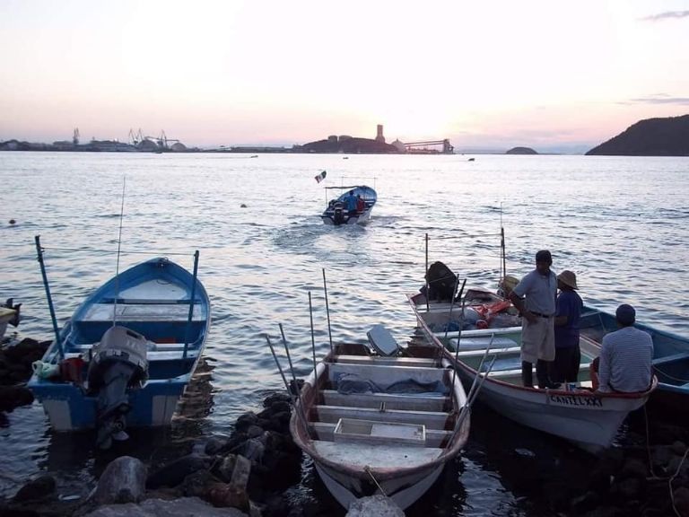 Los pescadores reportan bajas ventas al iniciar 2025