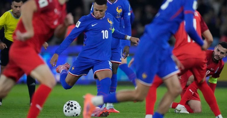 Mbappé fue una pesadilla para la defensa rival