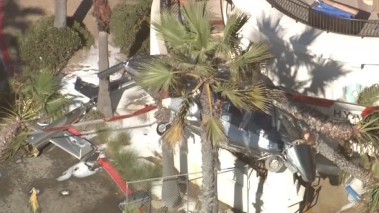 Se desploma helicóptero en Huntington Beach