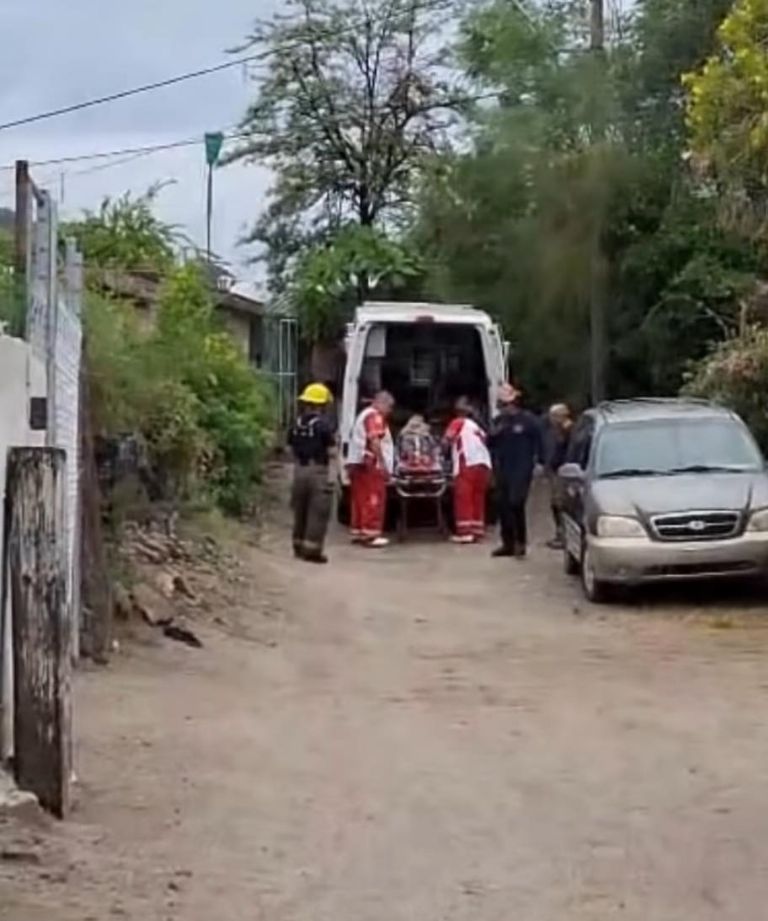 La mujer fue trasladada a un hospital de Hermosillo para recibir atención médica.