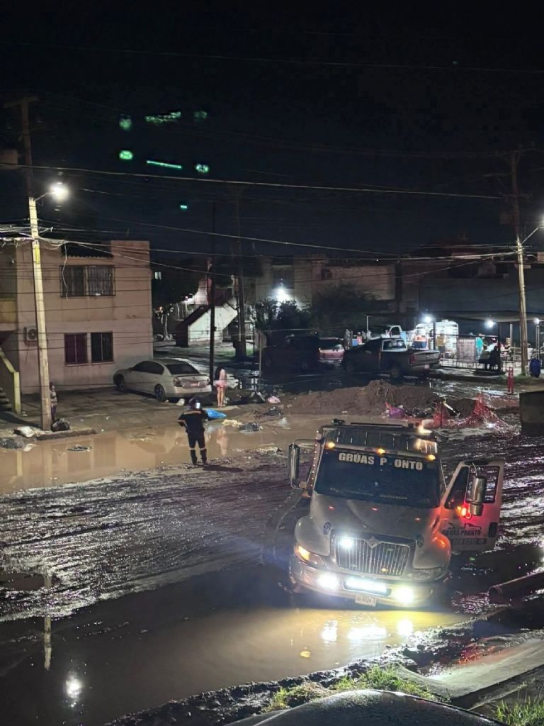 Calles de Ciudad Obregón quedan INUNDADAS por paso de la tormenta 'Raymond'
