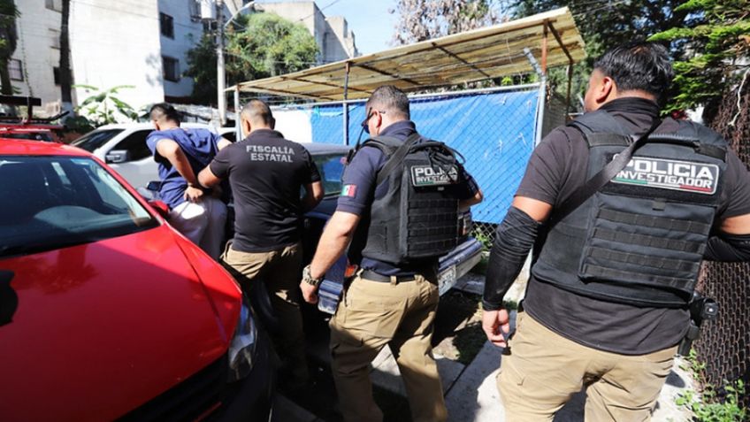 Lo denuncian por maltrato animal y le encuentran droga, armas e insignias de autoridad