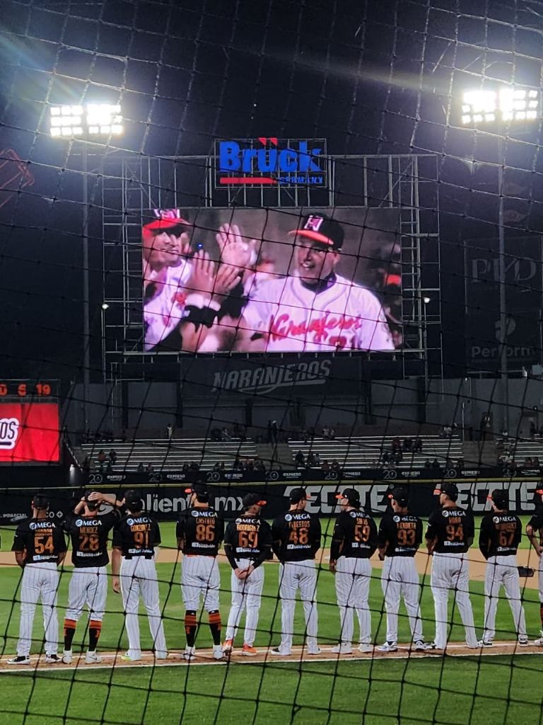 Como cada inicio de temporada, Naranjeros rinde homenaje al legendario Hector Espino durante la presentación del equipo.