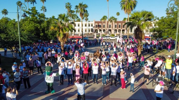 En Hermosillo: Cientos de familias caminan en conmemoración del mes rosa por el cáncer de mama