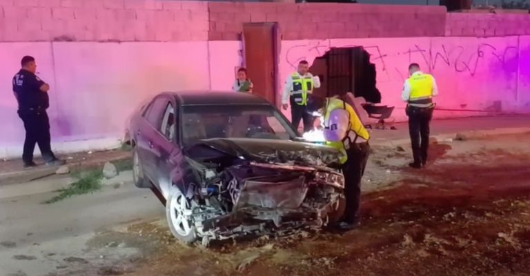 FGJES busca a conductor que derribó barda y atropelló a madre e hija en Hermosillo