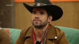 Foto que representa a Estilista que vistió a Eleazar Gómez acusa de robo al manager del exactor de Televisa; exige su pago