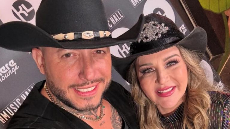 Alicia Villareal y Cibad Hernández