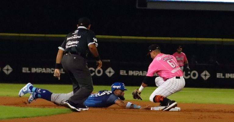 Las jugadas defensivas estuvieron a la orden del día