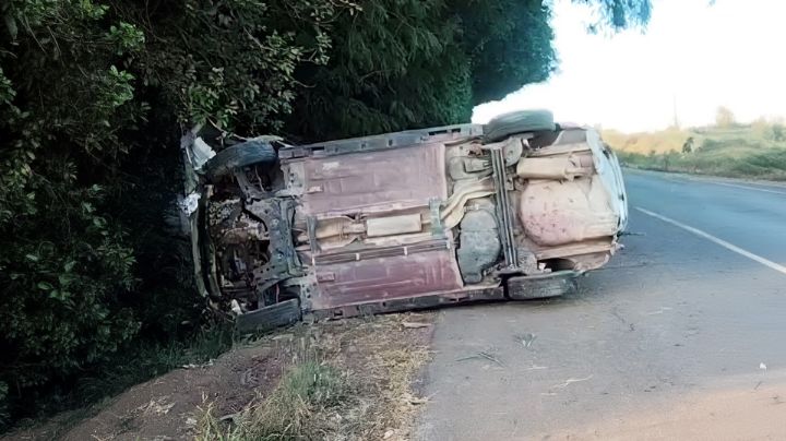 Accidente en el Valle del Yaqui: Sufre conductor lesiones tras volcar su auto en la Meridiano