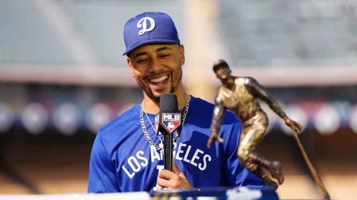 Mookie Betts gana el Premio Roberto Clemente por su trabajo humanitario
