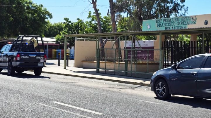 Sorprenden a niño de 7 años con pistola en primaria de BCS; la llevaba oculta en su mochila