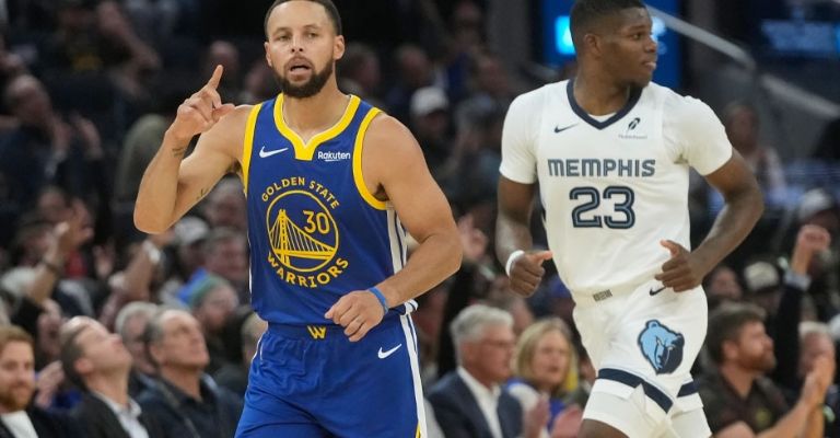 Curry también está en esta explosiva lista