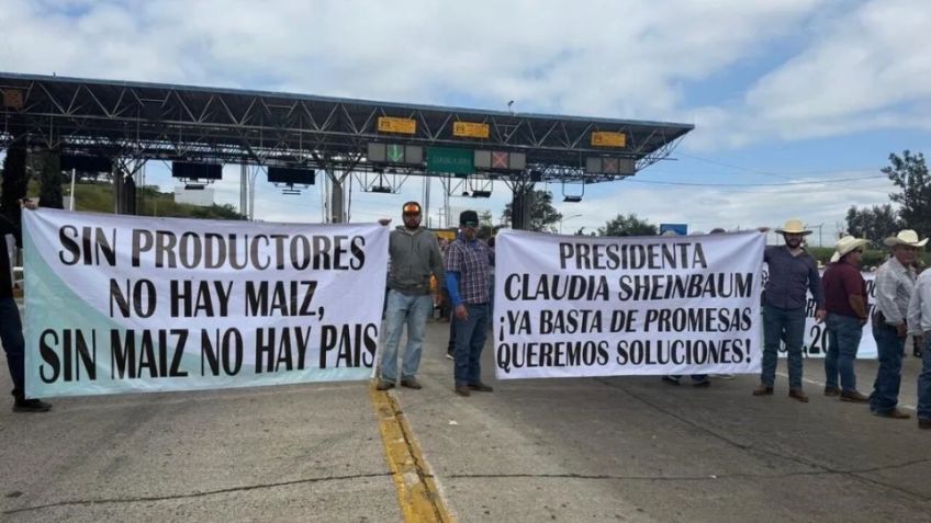 Productores de maíz bloquean carreteras y cierran la Segob con cadenas por protestas