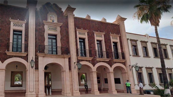 Hermosillo: Maestros de Staus cierran Unison y denuncian falta de apoyos para docentes