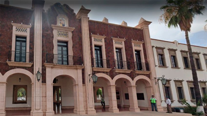 Hermosillo: Maestros de Staus cierran Unison y denuncian falta de apoyos para docentes