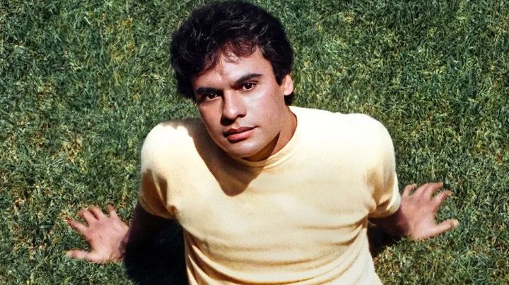 Juan Gabriel le cantó al Cártel de Cali, Rosalía vuelve a México y más en el Tribuna Top 3 Espectáculos