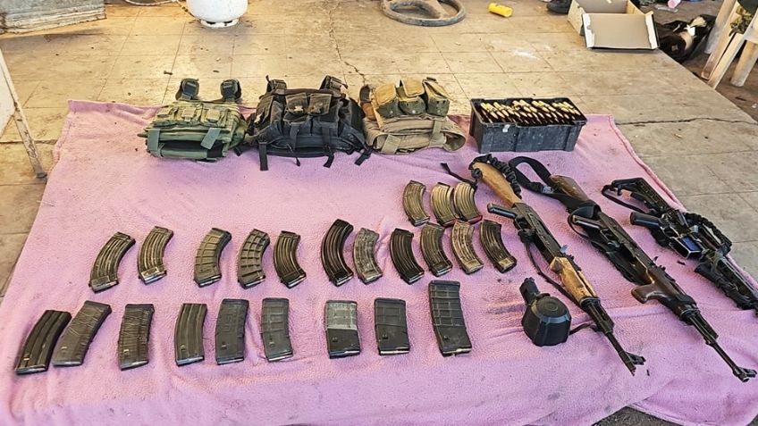 'Revientan' casa de seguridad en Rosario Tesopaco; detienen a ocho con armas y explosivos