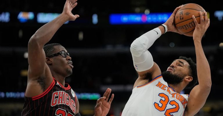 Towns  finalizó con un 'doble-doble' ante los Bulls