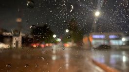 Foto que representa a Clima HOY viernes 16 de enero de 2026 en la NOCHE: Frente frío número 29 trae LLUVIAS FUERTES a estas regiones