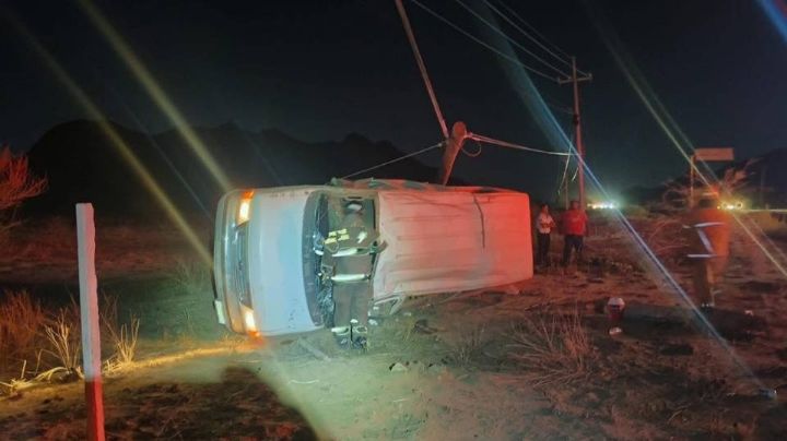 Vuelca vehículo con jornaleros en la carretera Hermosillo-Bahía de Kino; hay un lesionado