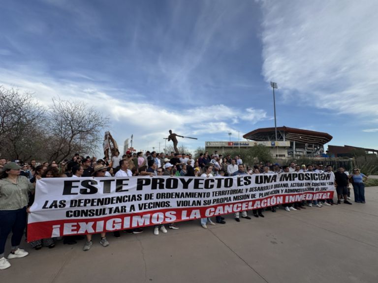 Vecinos de Hermosillo se opusieron a la construcción de vivienda en HMO. Foto: Facebook