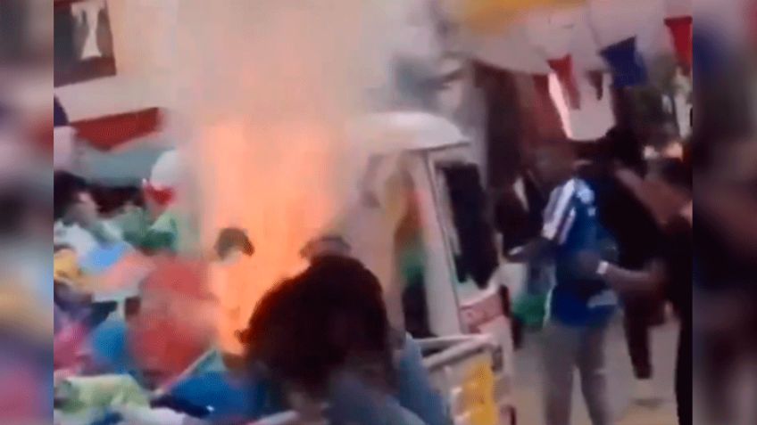 (VIDEO) Explosión de pirotecnia en Oaxaca casi acaba en tragedia; niña en riesgo