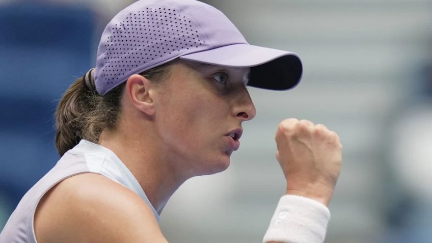 La campeona de Wimbledon, Iga Swiatek 'camina' en su debut en el Abierto de Wuhan