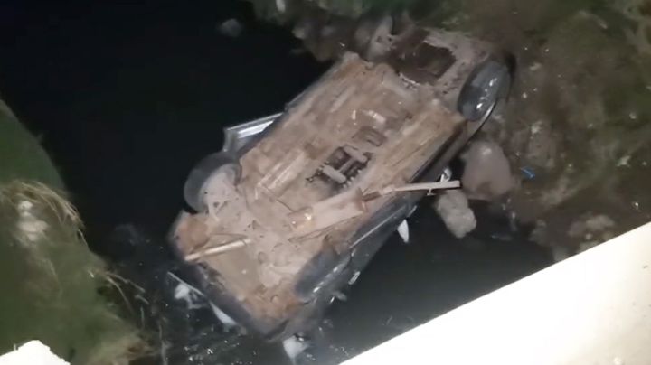 Tremendo choque en el Valle del Yaqui: Mujer y su hija resultan heridas tras caer a dren