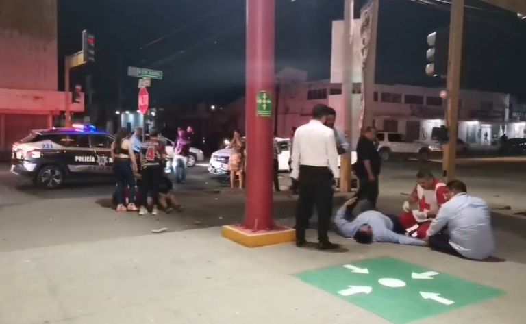 Las víctimas fueron atendidas sobre la banqueta 