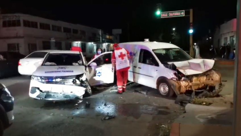 No respetó el semáforo: Choque de dos autos deja varios lesionados en Ciudad Obregón
