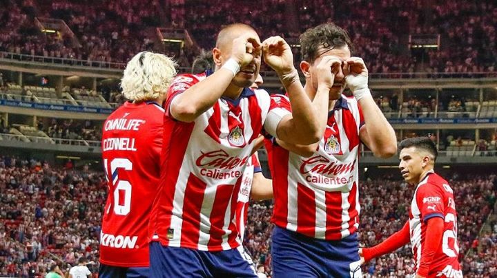 'Chicharito' Hernández y Alan Mozo regresan a las canchas; fueron convocados por Chivas del Guadalajara