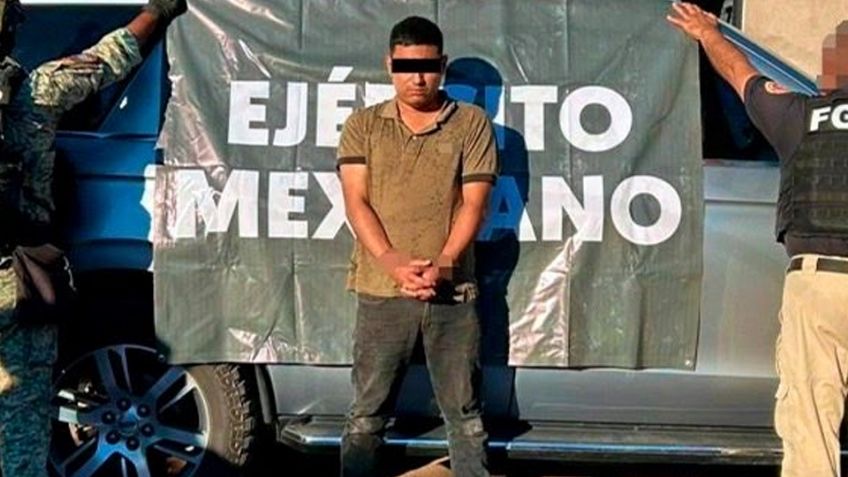 Detienen a presunto criminal en Rosario de Tesopaco; llevaba arma larga y 2 mil dosis de droga