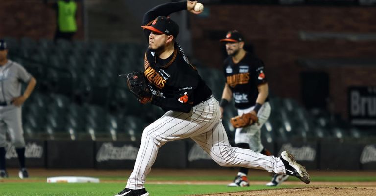 Samayoa inició por los Naranjeros
