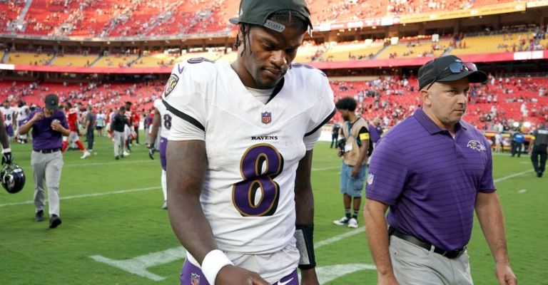 Lamar se lesionó ante los Vikings