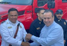 Foto ilustrativa de nota Alcalde de Hermosillo entrega cuatro nuevas unidades al Cuerpo de Bomberos